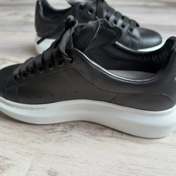 ALEXANDER MCQUEEN Leather exaggerated-sole sneakers